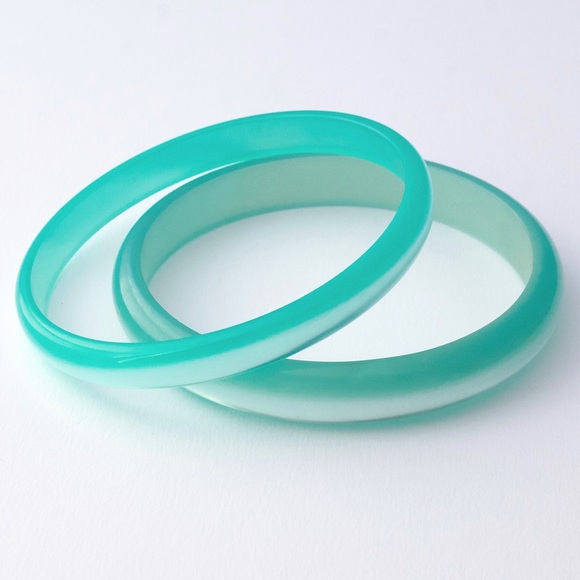 Vintage Teal Blue Moonglow Lucite Bangle Bracelets Set of 2 - Picture 4 of 4
